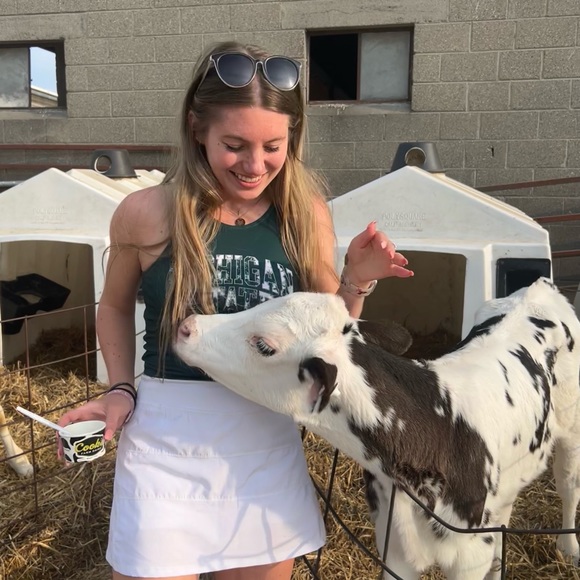 Meet your Posher, Sasha - Picture 3 of 5